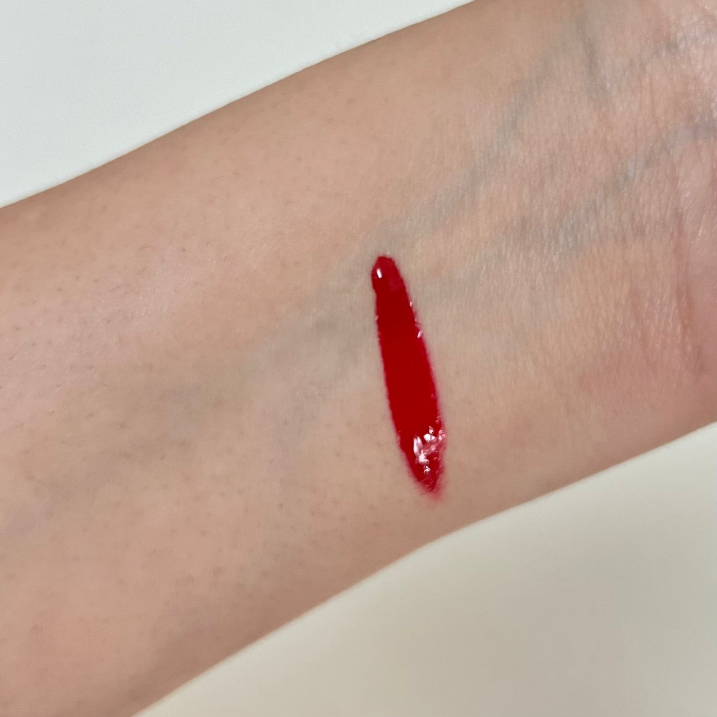 Love Magnetic - Luscious RedLip Gloss