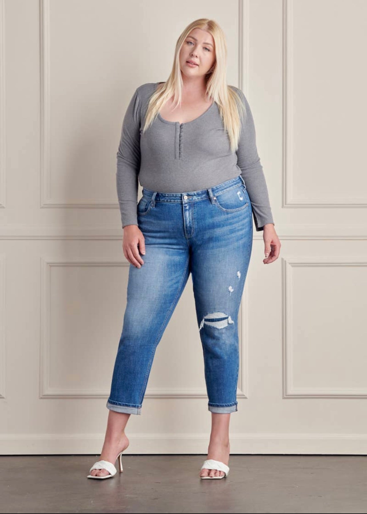 Moonchild CURVE - Mid Rise Boyfriend Jeans