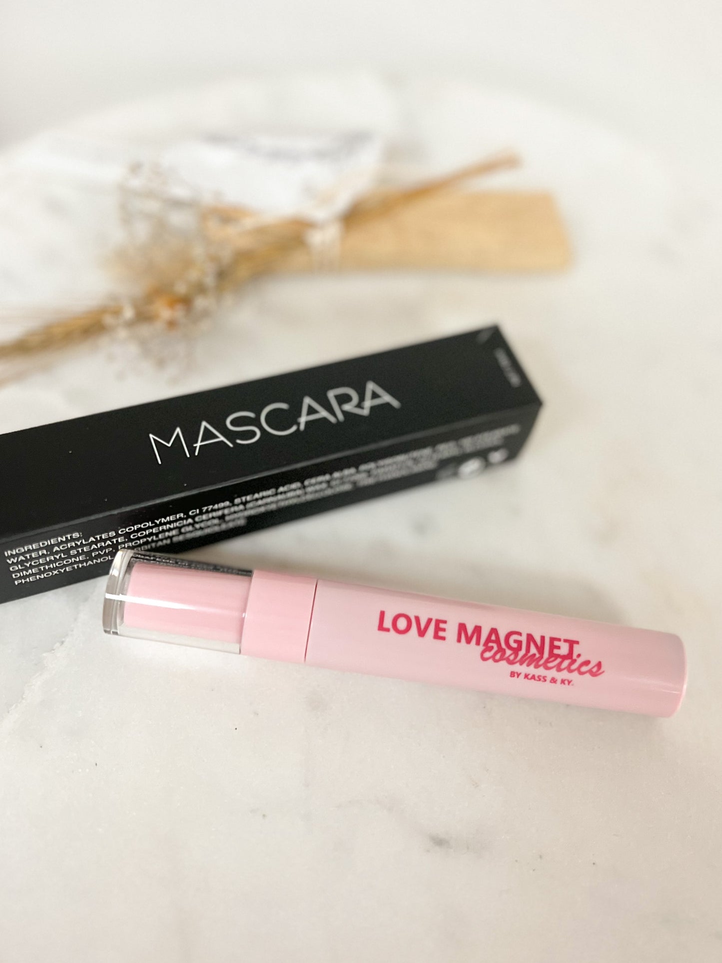 Love Magnetic - Black Mascara