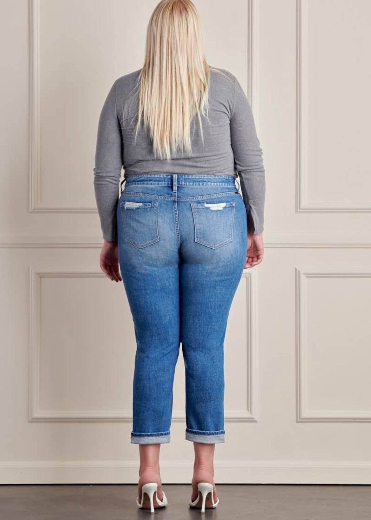 Moonchild CURVE - Mid Rise Boyfriend Jeans