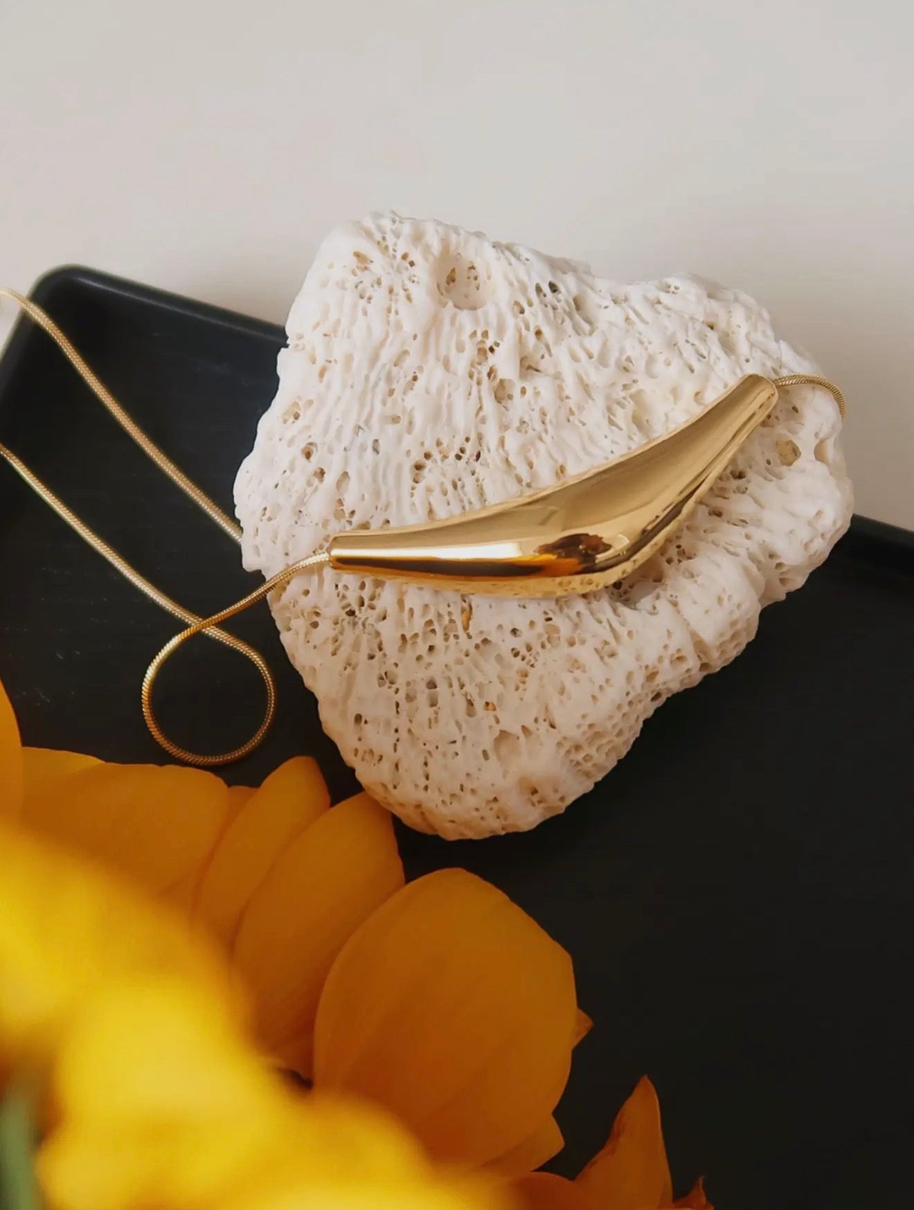 Curve Sweater Necklace